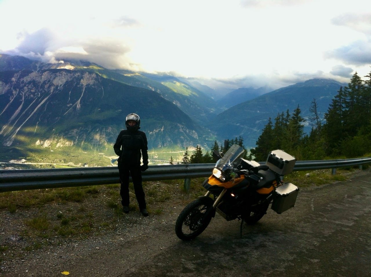 Descent into the Hasli valley